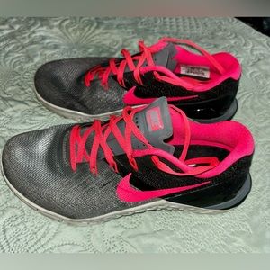 Nike Metcon 3 Women Size 7 849807-004 Gray Running Shoes